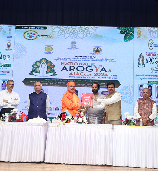 Chief Guest Dr. Vinay Sahasrabuddhe, President, Indian Council of Cultural Relations, Invited Speaker Swami Atmapriyananda, Pro Vice Chancellor, Ramkrishna Mission, Guest of Honour Hon Shri Sanjay Kelkar,  Member of Legislative Assembly, Maharashtra State, Vd Manoj Nesari, Advisor (Ay.), Ministry of Ayush, Govt of India