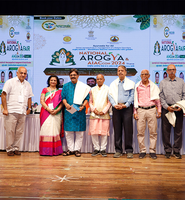 Shri Ulhas Pradhan, Shri Anil Hazare, Shri Nishikant Sathe, Shri Bipin Chitre, Shri Pundalik Khamkar